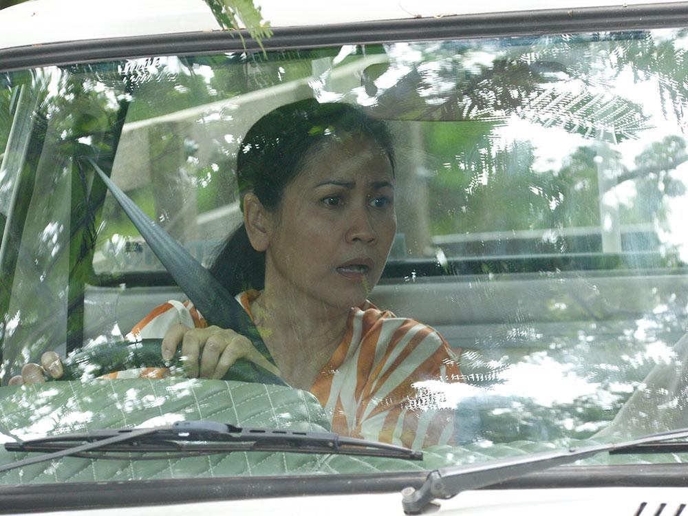 Jeab Paweena Charivsakul as Mely