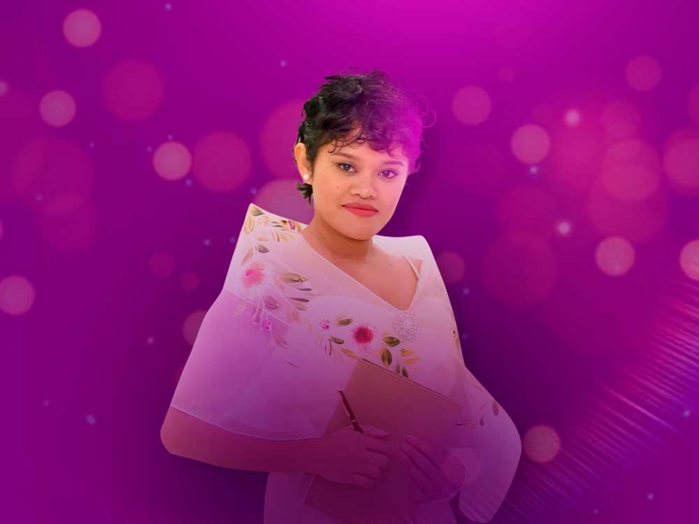 Divine Aucina as Bella