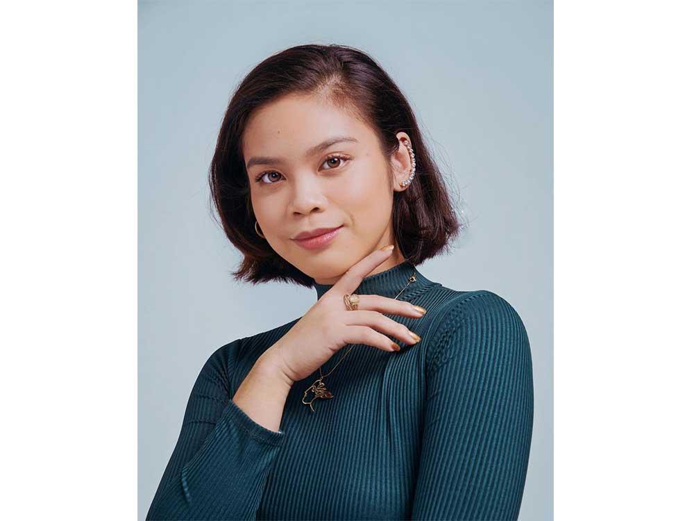 Theater actress and commercial model