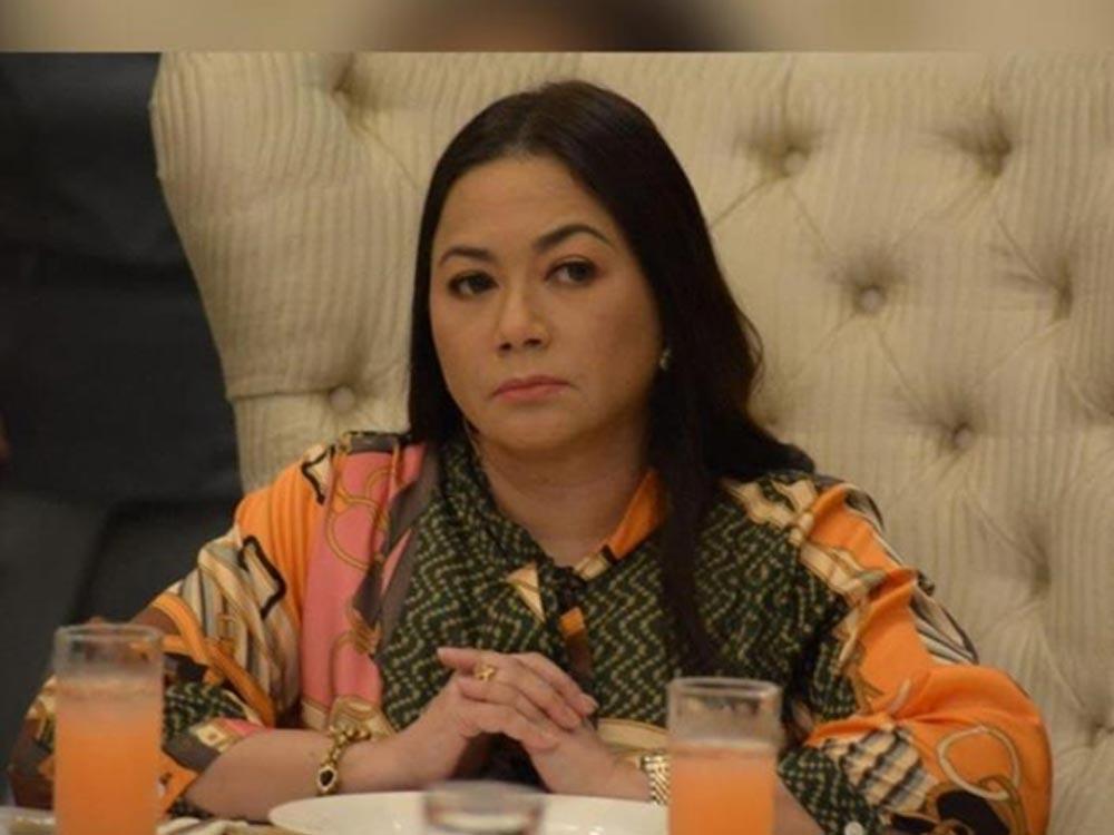 Rachel of The World Between Us