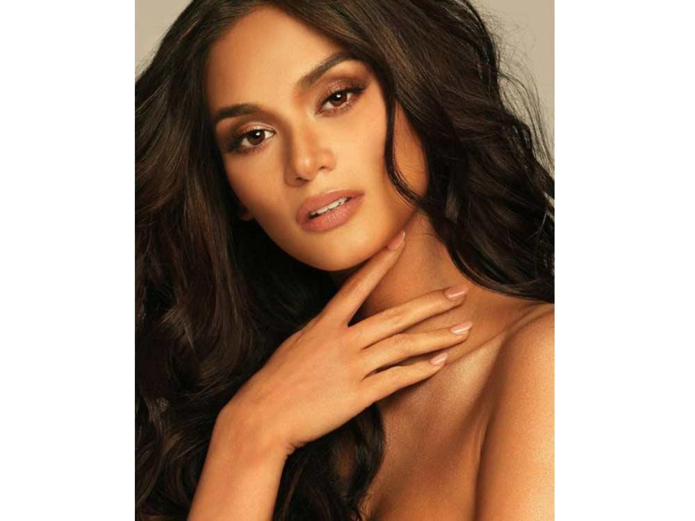 In Photos Pia Wurtzbach In Sexy Yet Classy Pictorial Gma Entertainment 