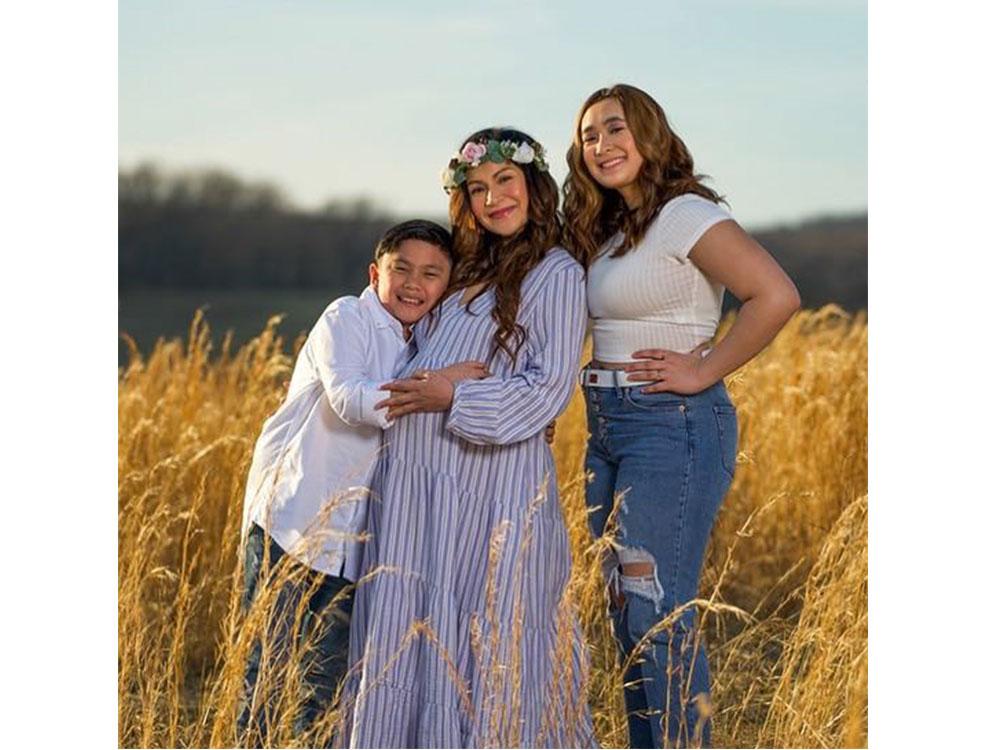 Carol Banawa and Ryan Crisostomo