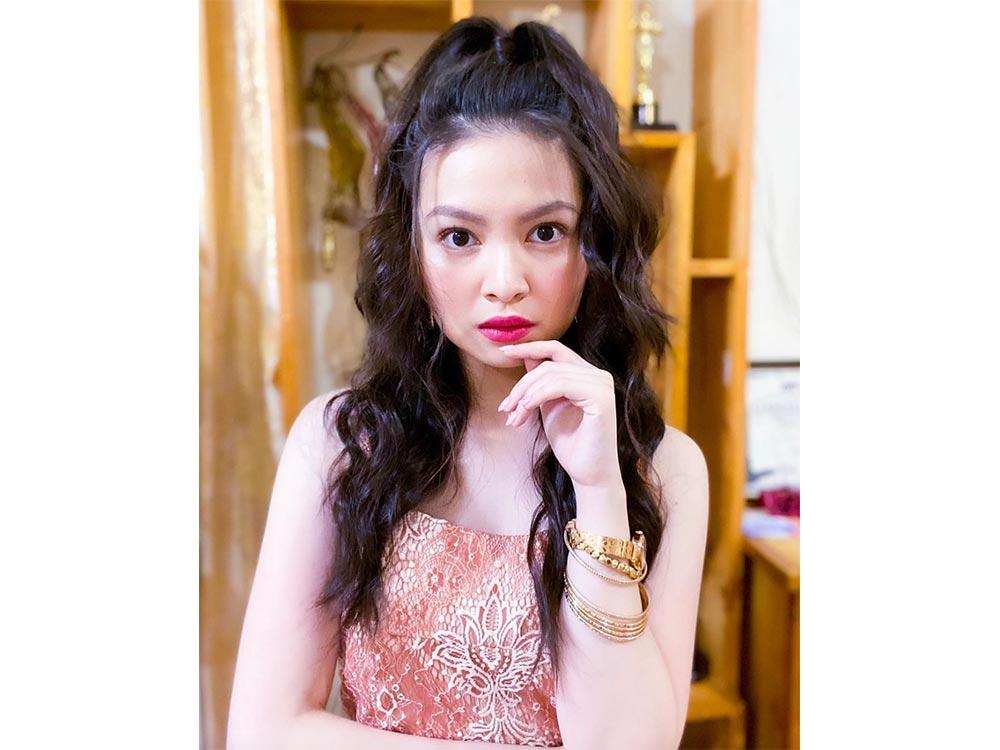 Curled Half-Up Style                 