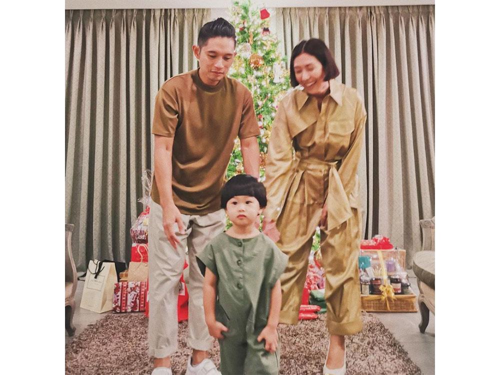 Christmas family photo