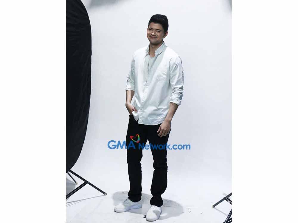 Torn between two lovers