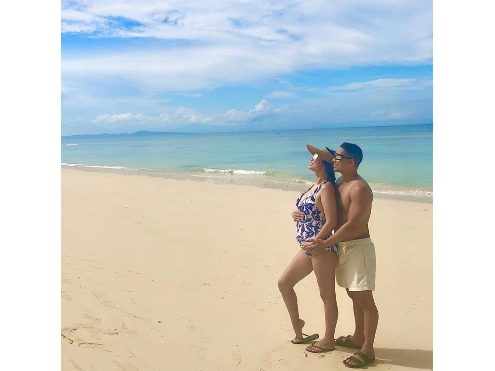 Jhong Hilario and Maia Azores