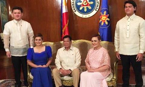 IN PHOTOS: The first day of the Duterte family inside Malacañan Palace ...