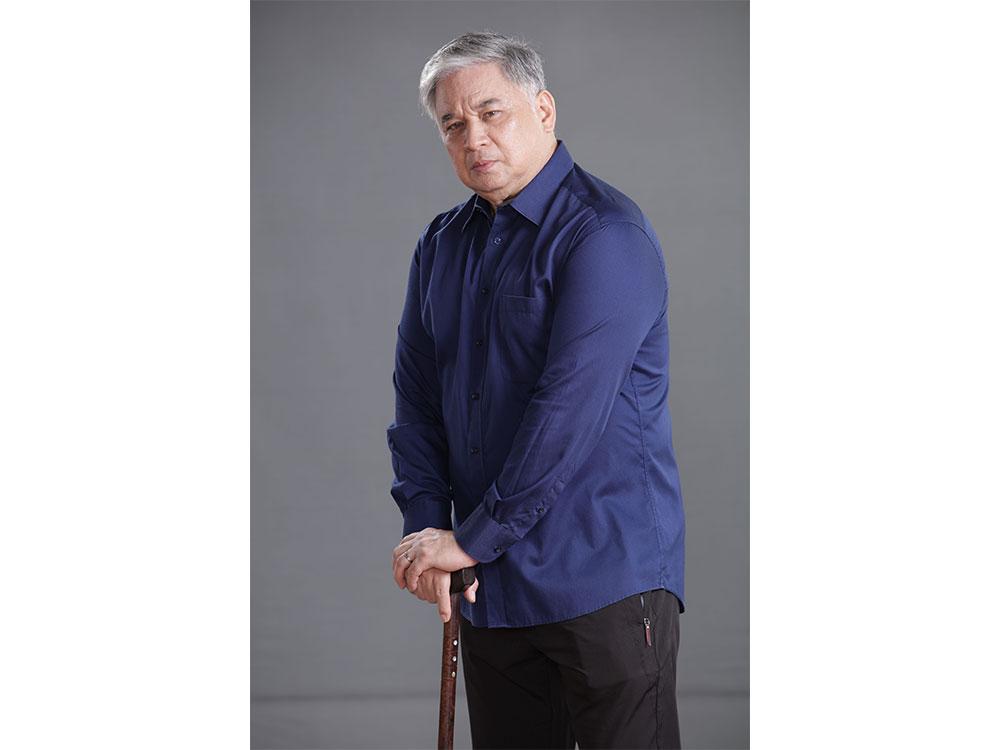 Ricky Davao as Mayor Lyndon