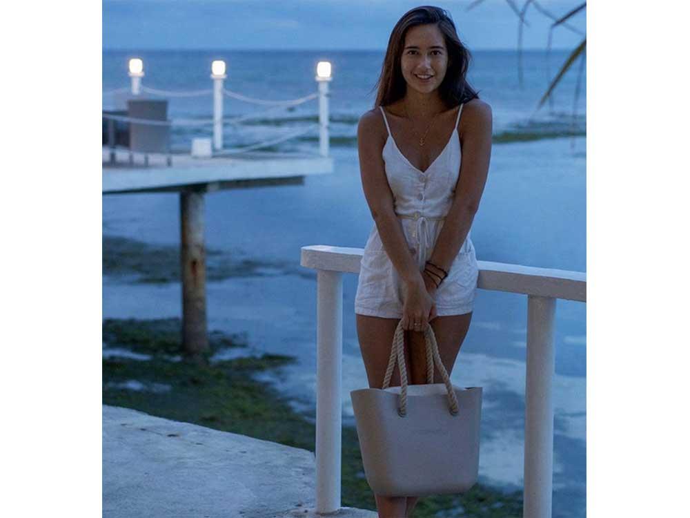 Isabelle Daza look-alike