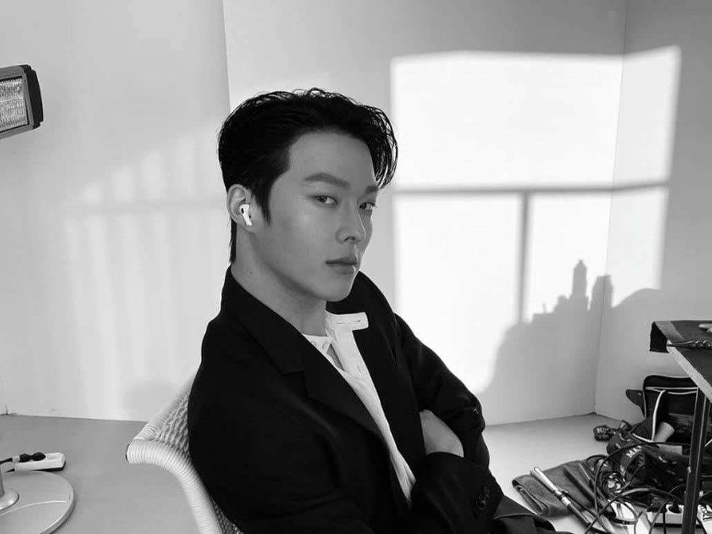 Jang Ki-yong's most captivating black and white photos | GMA Entertainment