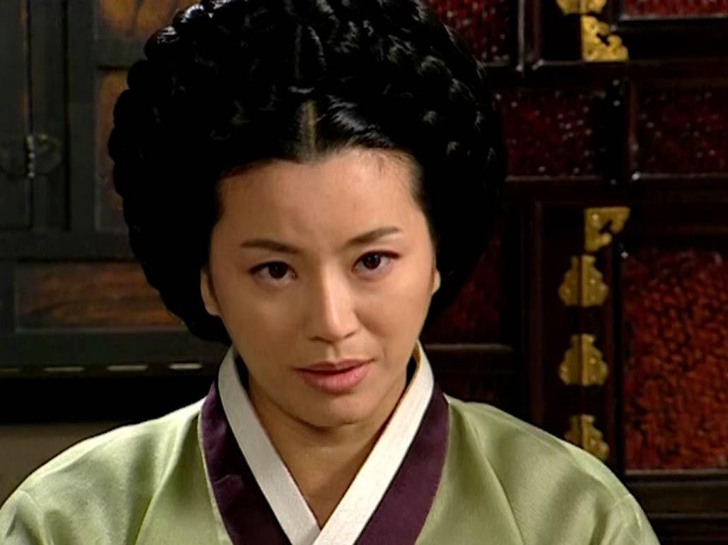 Naghinala si Lady Choi