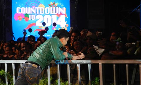 Kapuso artists greet the New Year