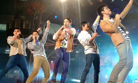 Kapuso artists greet the New Year