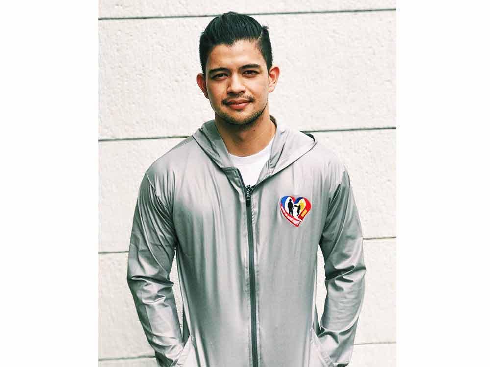 Rayver Cruz's scruffy look