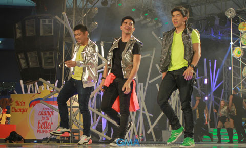 Kapuso Stars welcome 2015