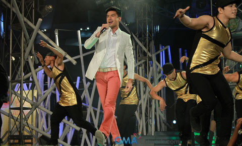 Kapuso Stars welcome 2015