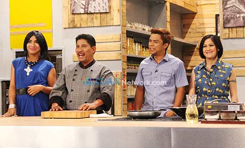 Kilig moments with James Reid and Andre Paras on 'Startalk'