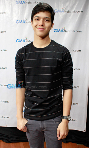 Kilig moments with Julie Anne and Elmo!