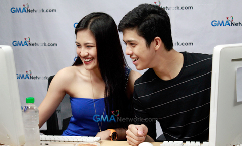 Kilig moments with Julie Anne and Elmo!