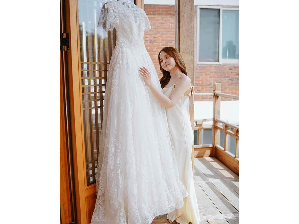 Bridal gown