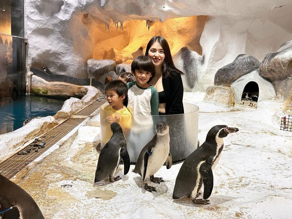 Kylie Padilla bonds with kids in a marine theme park | GMA Entertainment