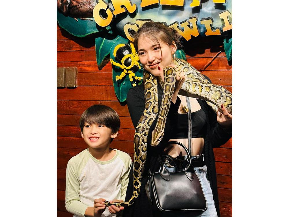 Kylie Padilla bonds with kids in a marine theme park | GMA Entertainment