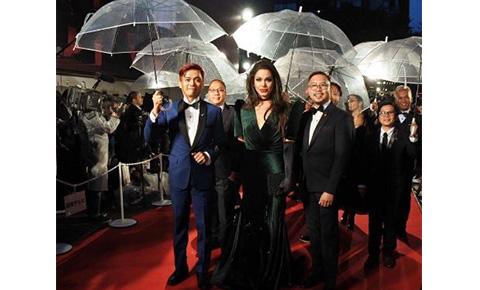 Paolo as Angelina Jolie