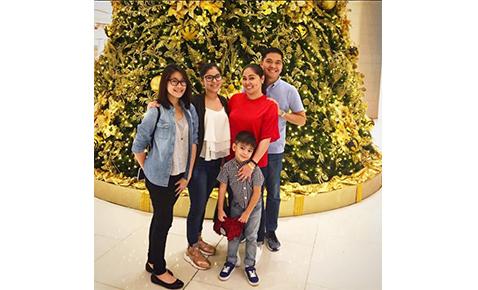 Angelu de Leon's family