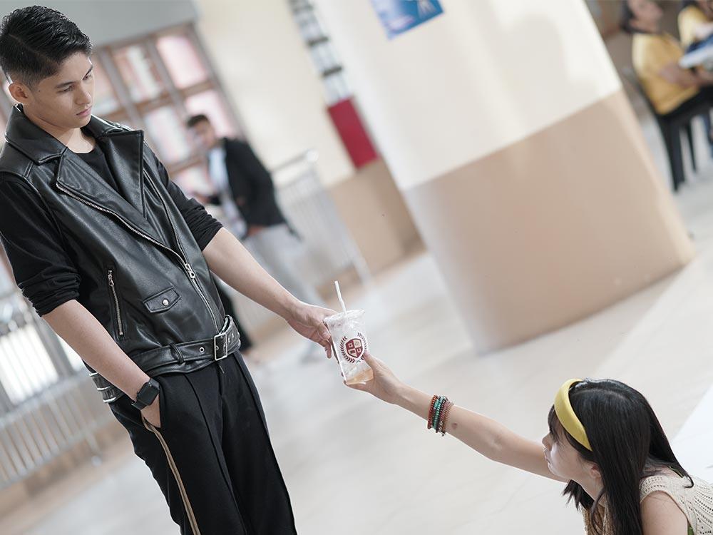 Luv is: Caught in his Arms