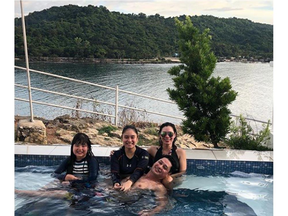 Tonton and his girls