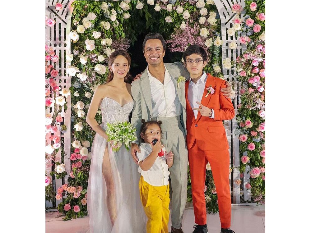 Ellen Adarna and baby Elias