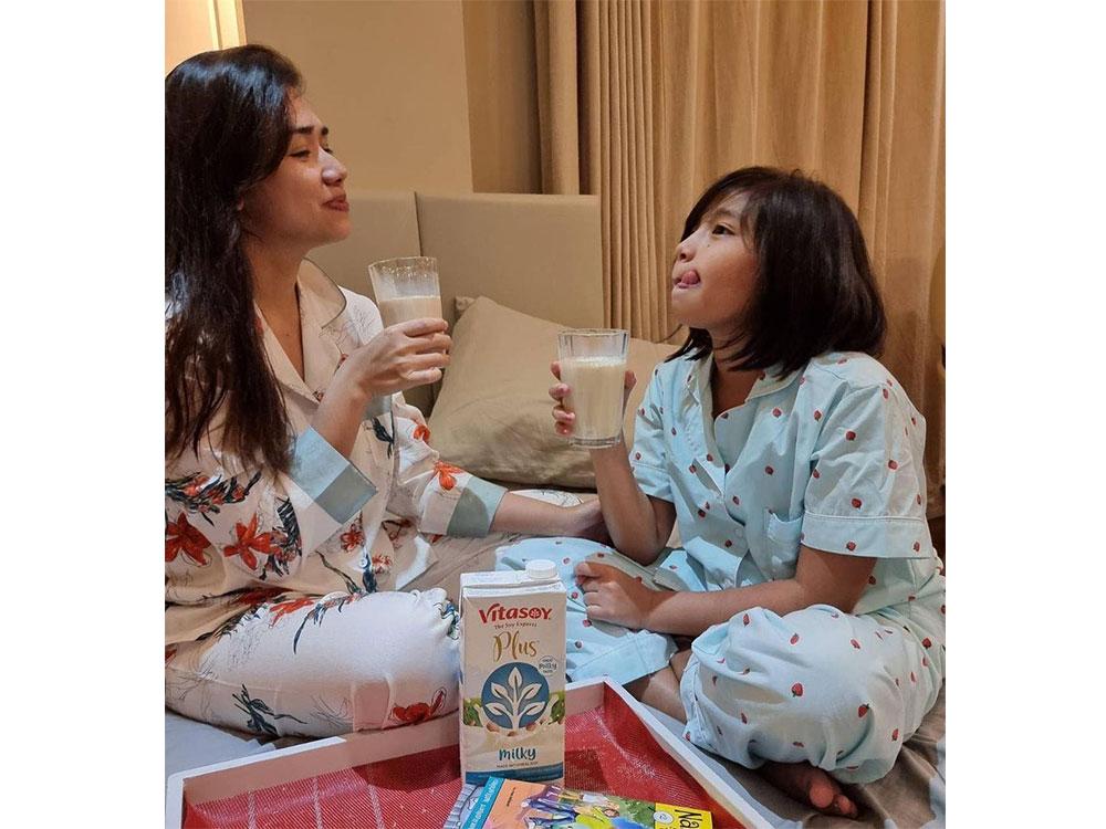 Danica Sotto and Caela Pingris