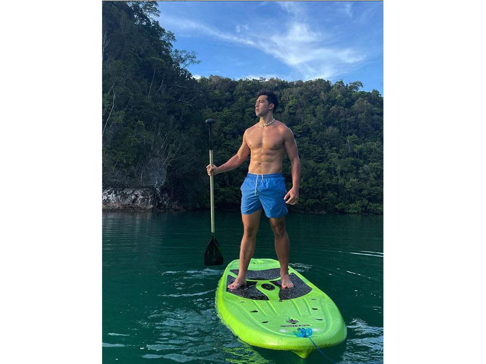Paddle board