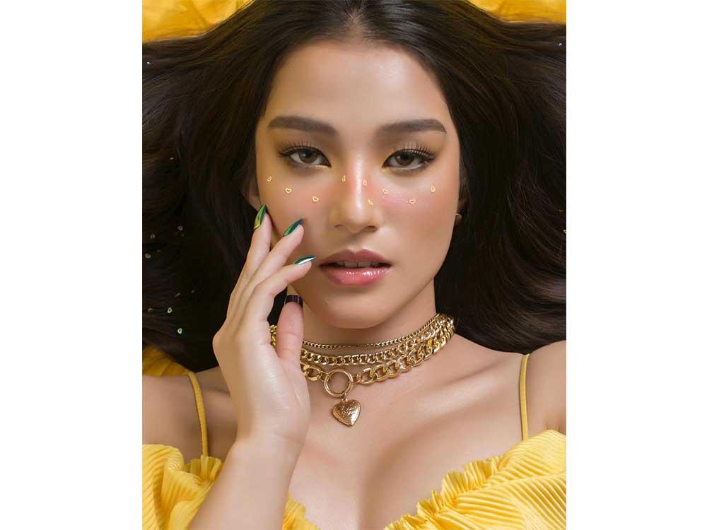 Heart-shaped freckles