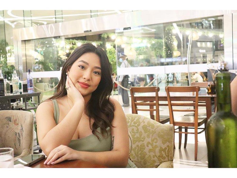 Rita Daniela is blooming in her floral-themed maternity photos