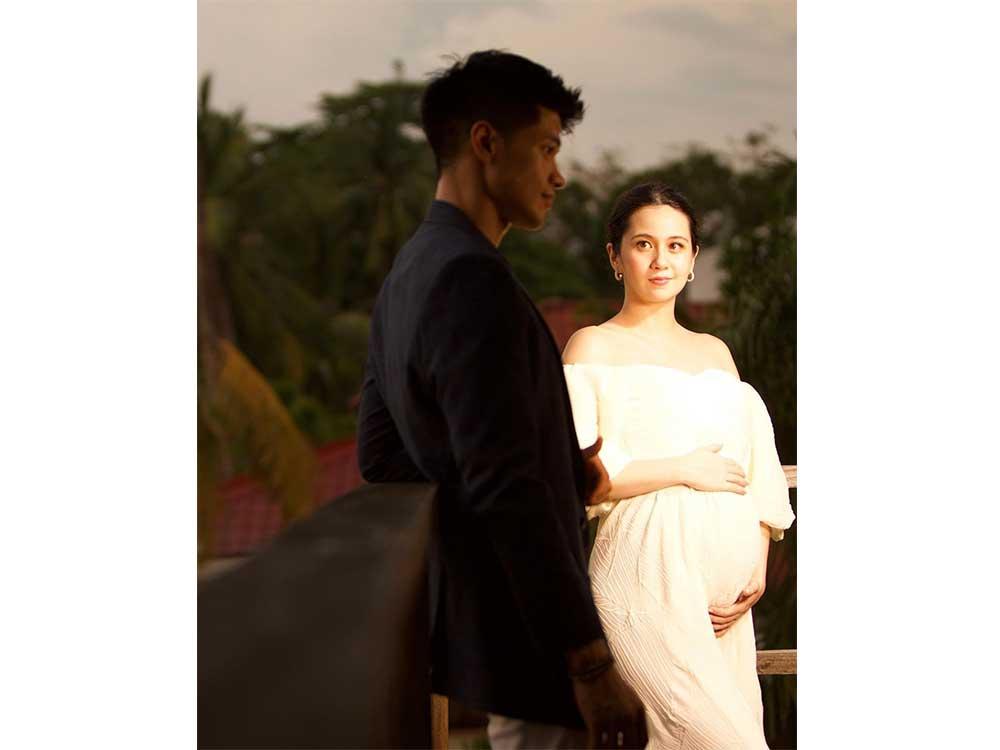 Look Sophie Albert And Vin Abrenicas Maternity Photos Gma Entertainment 