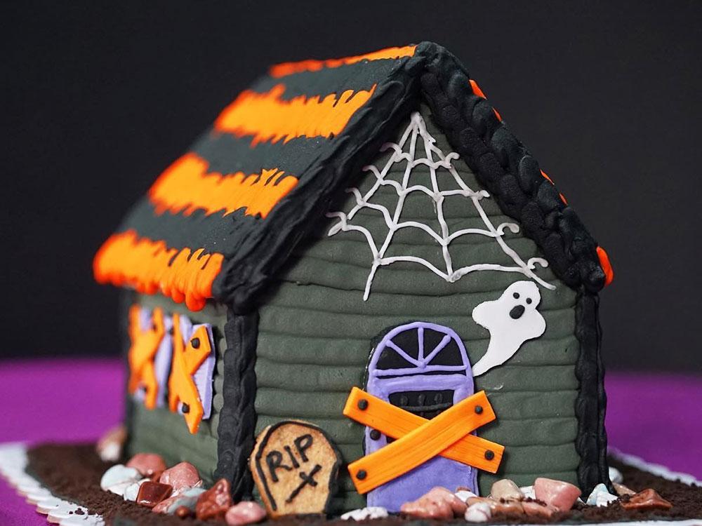 DIY Halloween haunted house