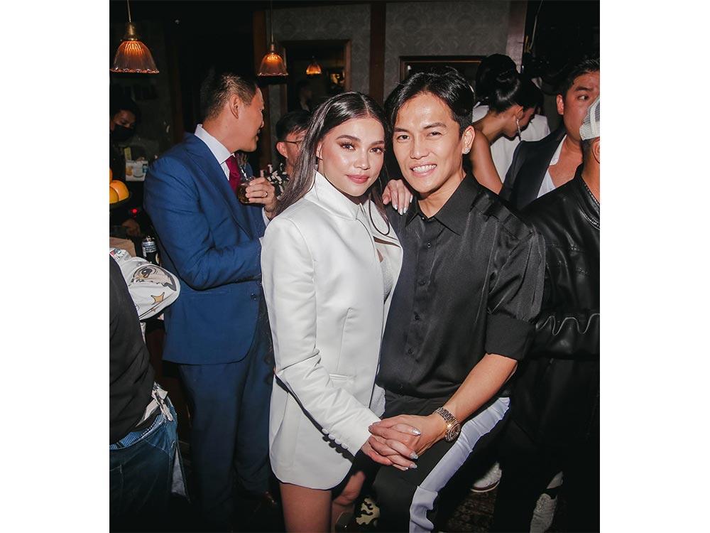 LOOK Sweet snaps of Rhian Ramos and Sam Verzosa GMA Entertainment