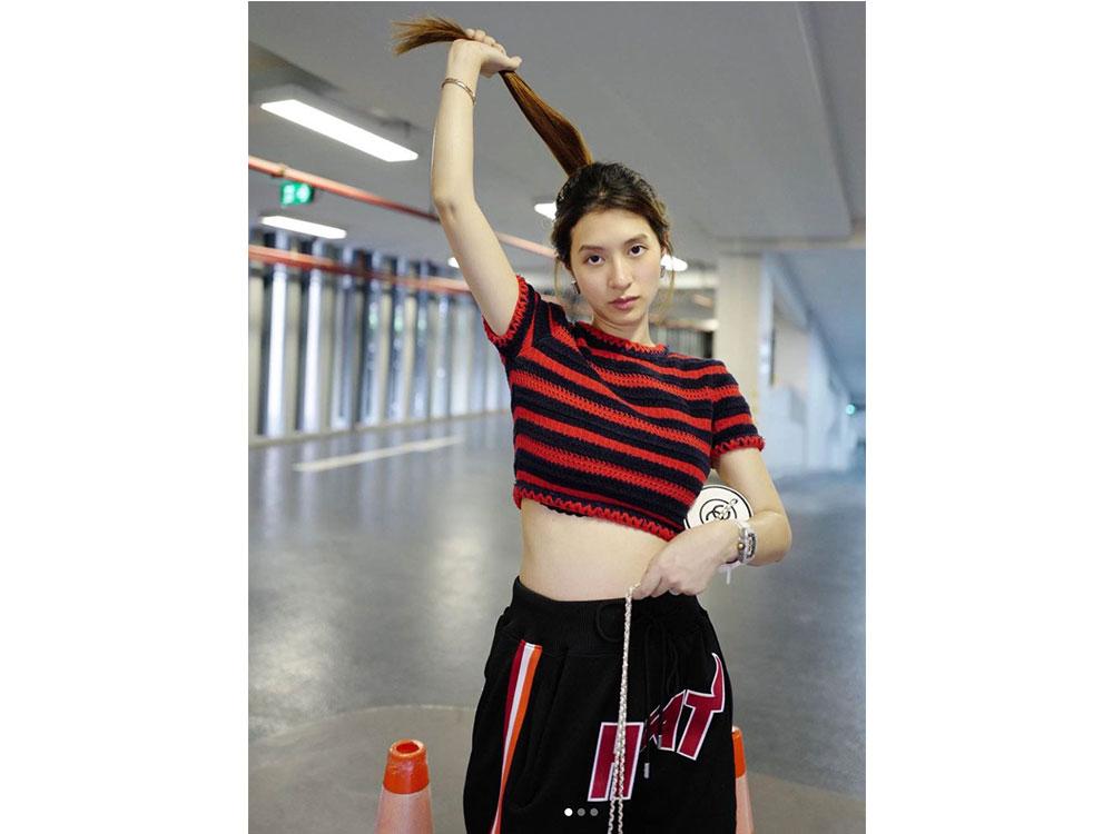 Comely in a crop top