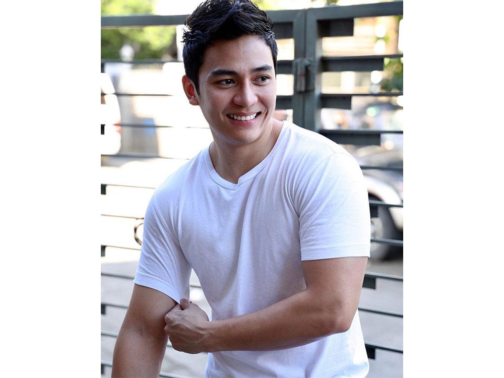 Jak Roberto, ginawan ng sariling 'university' ng fans | GMA Entertainment