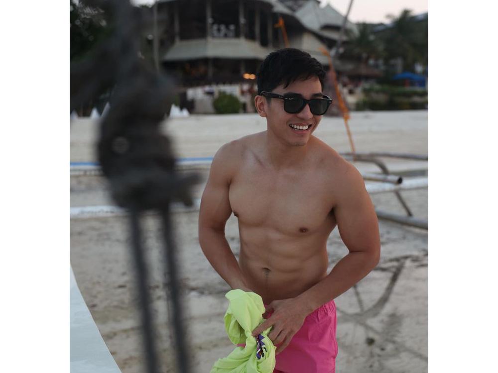 LOOK: The hottest photos of Jak Roberto | GMA Entertainment