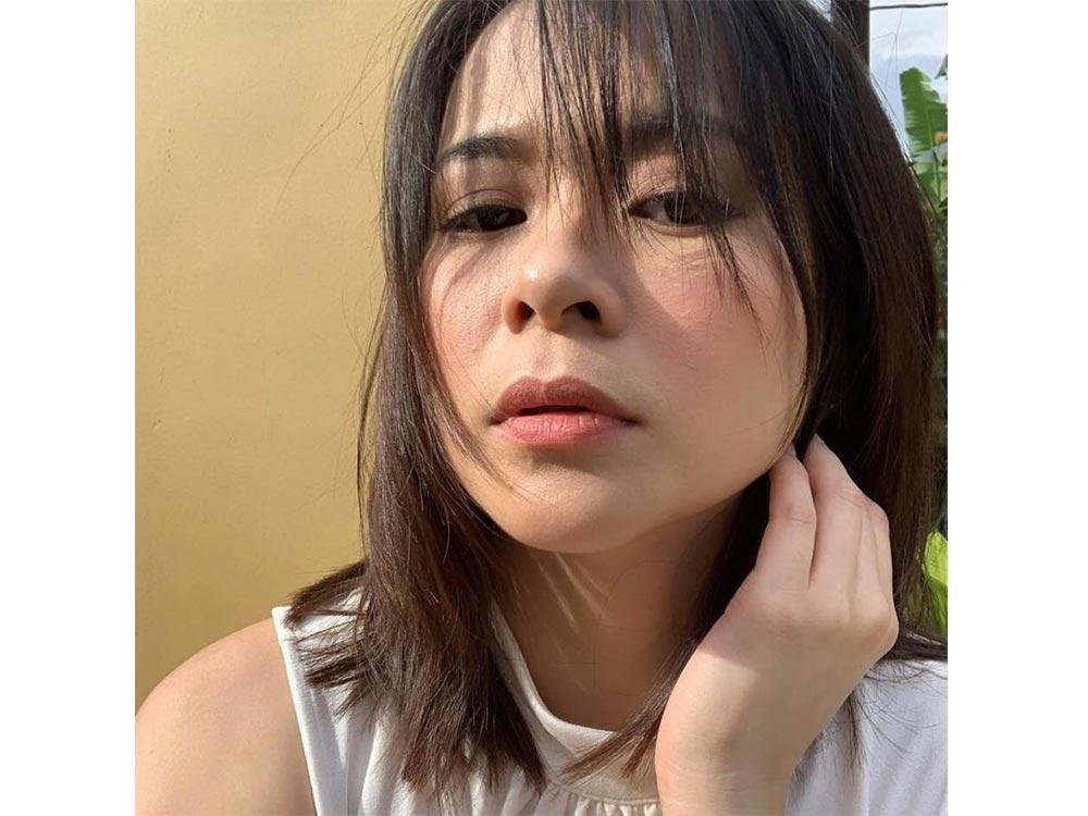 Choppy lob with see-through bangs