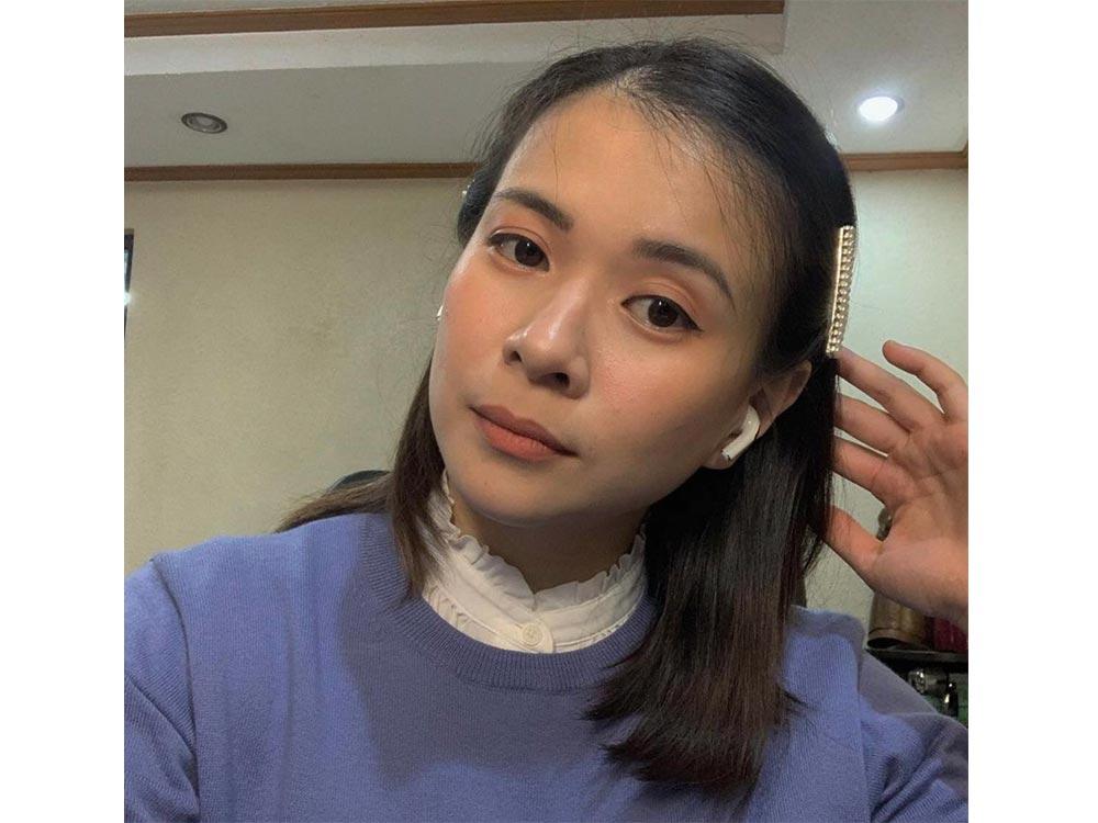 Side part with a fancy hair clip