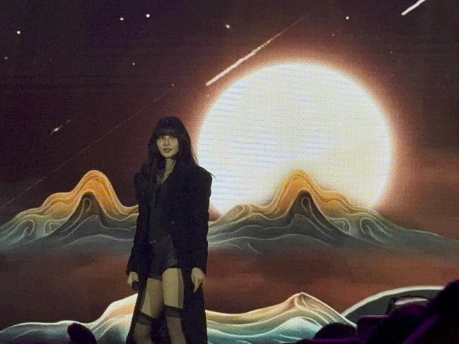 Moonlit Floor (Kiss Me)