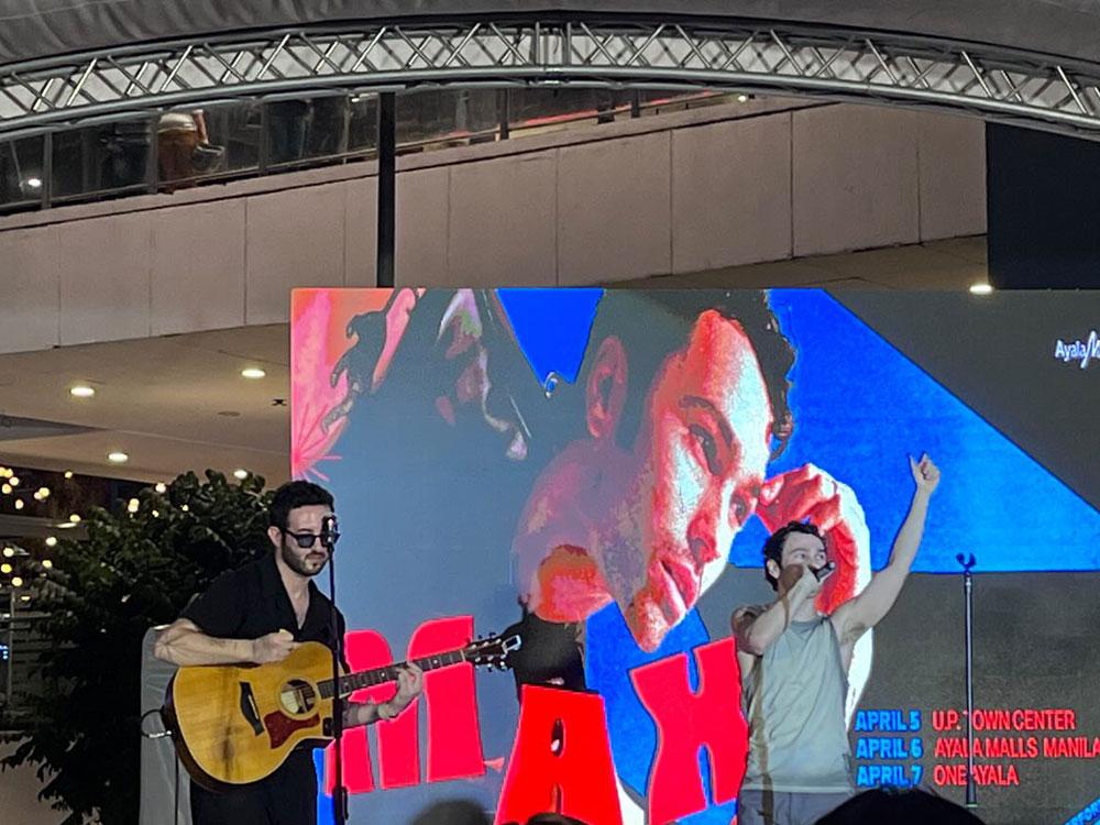 #GMAHOAAccess: MAX enchants fans in Manila | GMA Entertainment