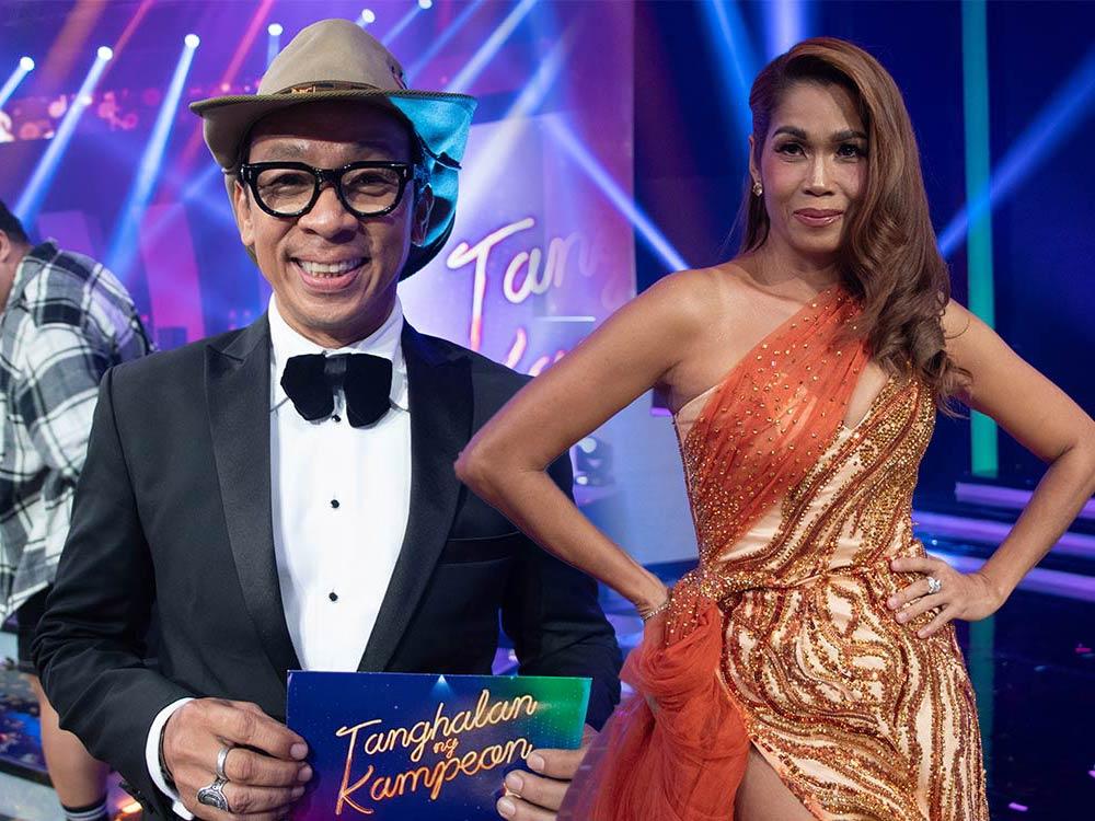 Tanghalan ng Kampeon Hosts