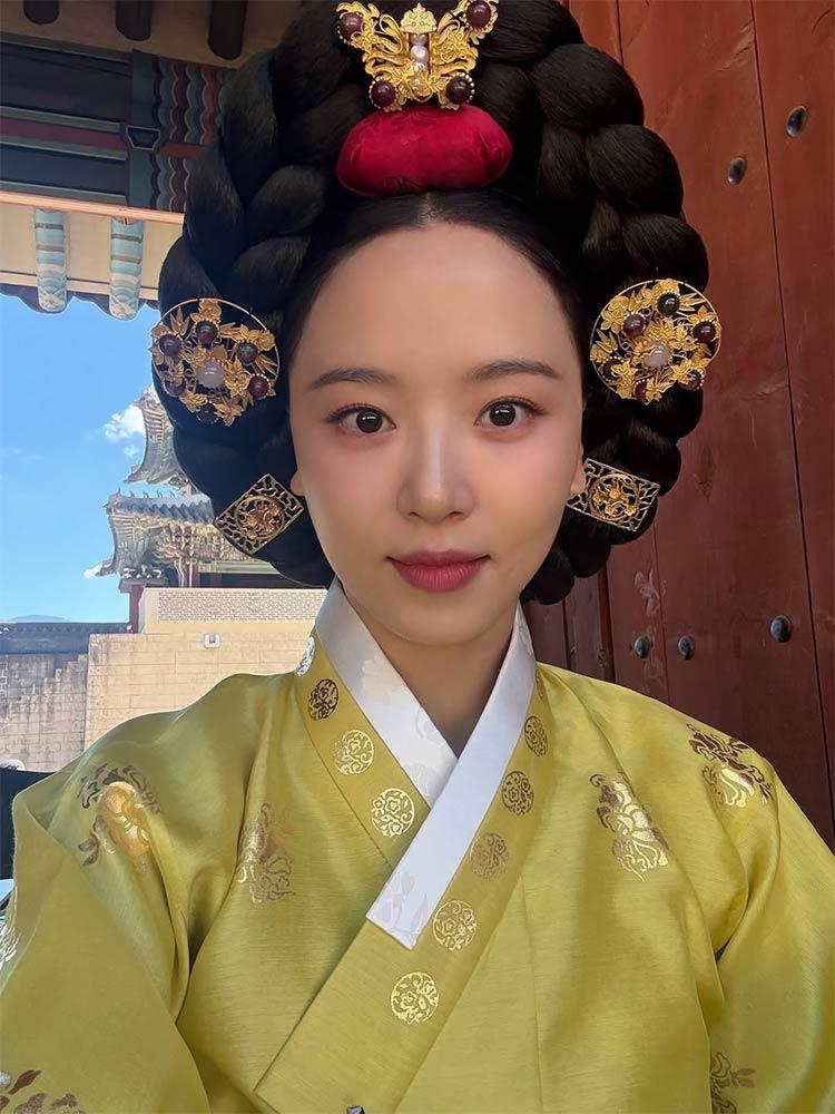 Bon Appétit, Your Majesty