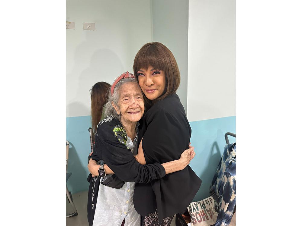 Lola Pacita with Moira