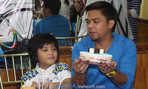 Meet the 'Ismol Family'