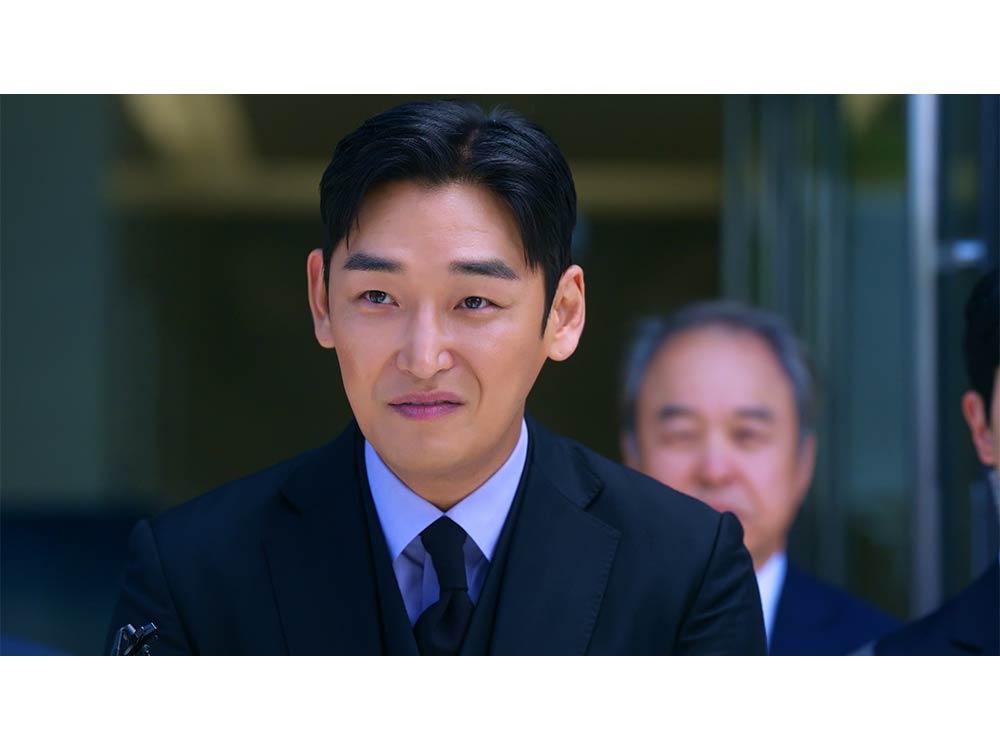 Kang Shin-hyo bilang Rico